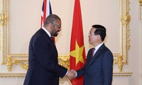 Presiden Vo Van Thuong menerima para pemimpin Inggris, Kuba dan Singapura