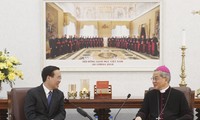 Presiden Vo Van Thuong Kunjungi Dewan Keuskupan Vietnam