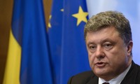 Petro Poroshenko’s party leads poll ahead Ukraine parliamentary election 