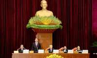 Dirigentes vietnamitas discuten temas importantes en V conferencia del CC del Partido 