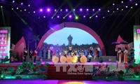 Celebran en Vietnam el 127 aniversario del natalicio del Presidente Ho Chi Minh