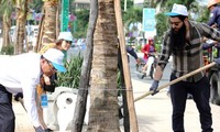 Delegados extranjeros siembran plantas en Nha Trang en ocasión de su Festival 2017
