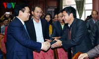 Líderes vietnamitas siguen contactos con el electorado 