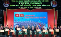 Honran 22 jóvenes del Ejército Popular de Vietnam 