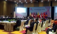 Altos dirigentes de Asia se reúnen en Singapur