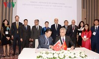 La presidenta del Parlamento de Vietnam participa en el Foro de Negocios e Inversión con Turquía