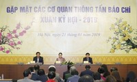 Presidenta parlamentaria de Vietnam estimula empeño de los periodistas nacionales