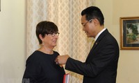 Vietnam condecora a la ex embajadora belga con distinción de amistad