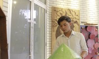 Nguyen Thanh Thao, creador de sombreros cónicos de loto