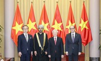 Máximo dirigente vietnamita recibe a nuevos embajadores extranjeros