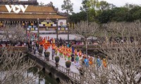Reproducción del acto de​ adoración del primer día del Año Nuevo Lunar en Hue