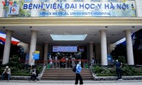 Un Truong Sa en el Hospital de la Universidad de Medicina de Hanói