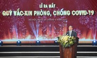 Vietnamitas aportan asistencia financiera al combate anti pandémico