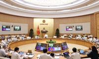Gobierno vietnamita se ocupa del combate anti epidémico y la reactivación económica