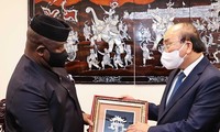 Presidente de Sierra Leona inicia visita oficial a Vietnam