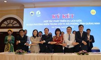 Hai Phong y Quang Ninh impulsan la cooperación turística con cinco localidades del centro