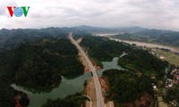 ベトナム最長の高速道路ハノイ・ラオカイフリーウェー