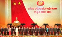 第12期党大会、党中央委の人事を論議