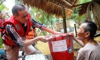 国外在留ベトナム人、中部洪水被災地への募金運動に応援