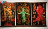 漆絵で「ベトナム人の三府の聖母崇拝」を紹介