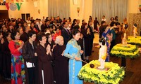  チェコ在留ベトナム人、潅仏会を記念する