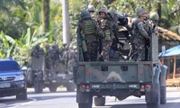 フィリピン南部で軍とIS系武装勢力が市街戦、