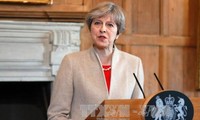 メイ英首相、人権法改正に意欲　テロ対策 
