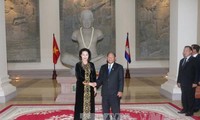 ガン国会議長、カンボジア国民議会議長と会談
