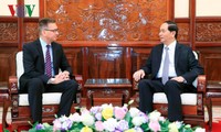 クアン主席、越駐在各国大使と個別会見