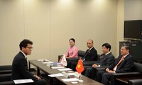 国会対外委員長、日本を訪問