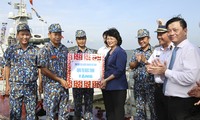 ティン国家副主席 海軍の第2軍区を訪れる