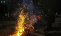赤ザオ族の火飛び祭り