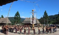 コトゥ族の姉妹村落を結ぶ儀式