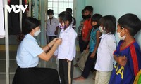 ダクプシ村での生徒の登校を支援する様々な活動