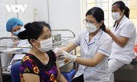 新型コロナウイルスのワクチン接種を加速
