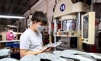 外国のメディア ベトナム経済見通しを報道
