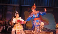 ベトナムの伝統歌劇トゥオン