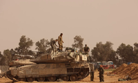 イスラエル軍、ガザ南部で軍事活動を一時停止　