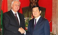 Vietnam bersedia menjadi jembatan penghubung bagi  Belarus untuk memperluas dan mengembangkan hubungan dengan ASEAN.