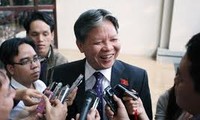 Menteri Hukum Vietnam  Ha Hung Cuong melakukan kunjungan di Laos.