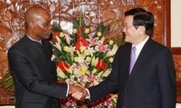 Presiden  Truong Tan Sang menerima  Dubes Republik Mozambik sehubungan dengan akhir masa baktinya di Vietnam