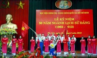 Memperingati ultah ke-50 Jadinya Badan urusan sejarah Partai Komunis Vietnam