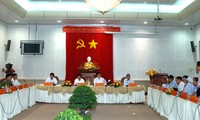 PM Vietnam Nguyen Tan Dung  mengadakan temu kerja dengan  pimpinan  provinsi Tien Giang