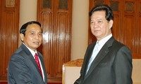PM Vietnam Nguyen Tan Dung menerima Kepala Komite Pemeriksaan Sentral Laos