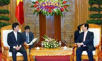Sekjen KS PKV Nguyen Phu Trong  dan PM Nguyen Tan Dung menerima Menlu Jepang Gemba Koichiro