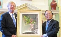 Vietnam dan Inggeris melakukan kerjasama di bidang olahraga, pariwisata, kebudayaan dan infrastruktur 