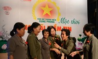 Kota Ho Chi Minh mengadakan pertemuan dengan veteran pemudi pasukan pembidas .