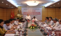 Deputi PM Vietnam Nguyen Xuan Phuc menghadiri Konferensi otokritik dan kritik badan kader teras  Partai Komunis Kementerian Kekayaan Alam dan Lingkungan hidup.