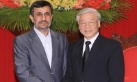 Pemimpina senior Partai,  Pemerintah, MN Vietnam  menerima Presiden Republik Islam Iran