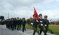 Mecanangkan  kompetisi  klimaks di seluruh  tentara dengan tema: “Gema Dien Bien Phu di udara”.